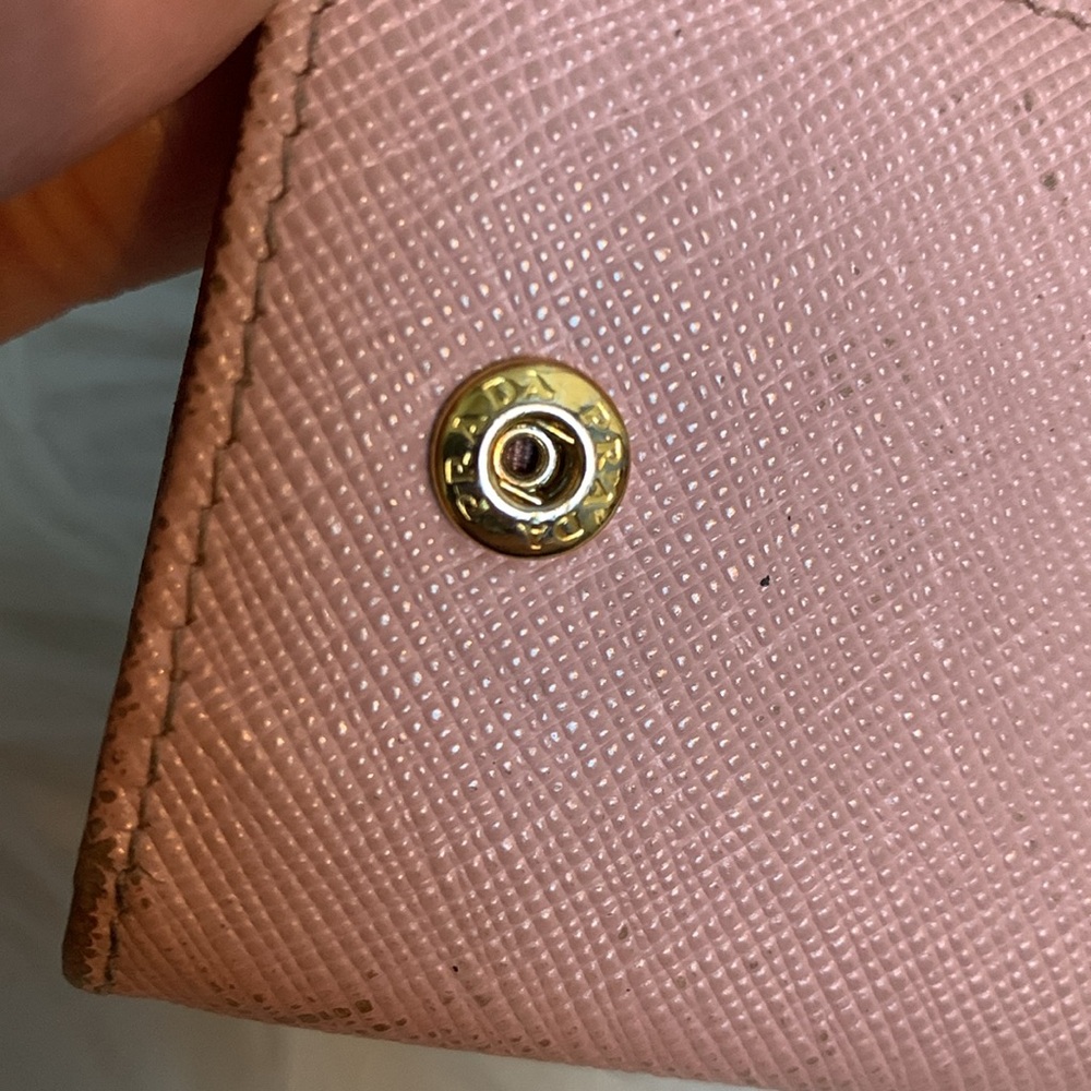 Authentic Prada pink key and card holder only 2 hooks - Picture 16 of 17